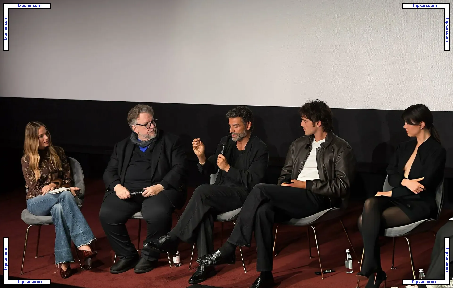 Margot Robbie nude photo #3739 from OnlyFans