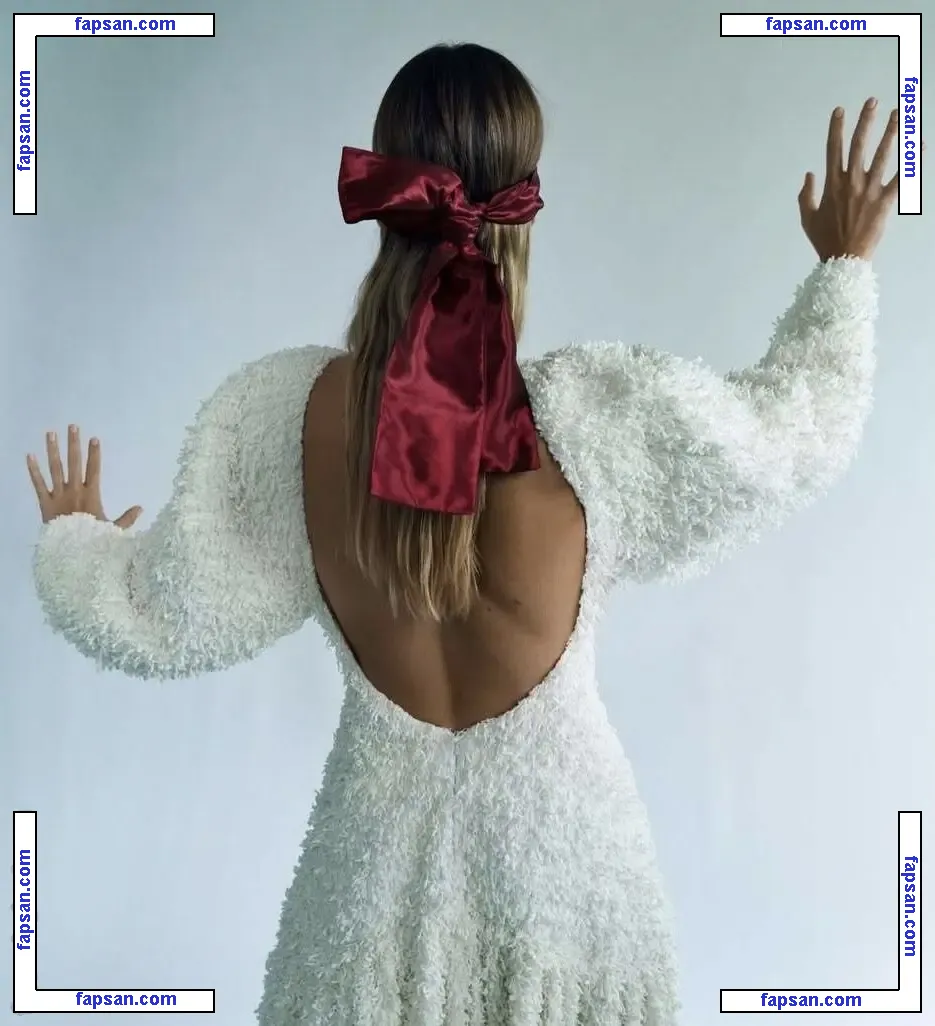 Margot Robbie nude photo #3754 from OnlyFans