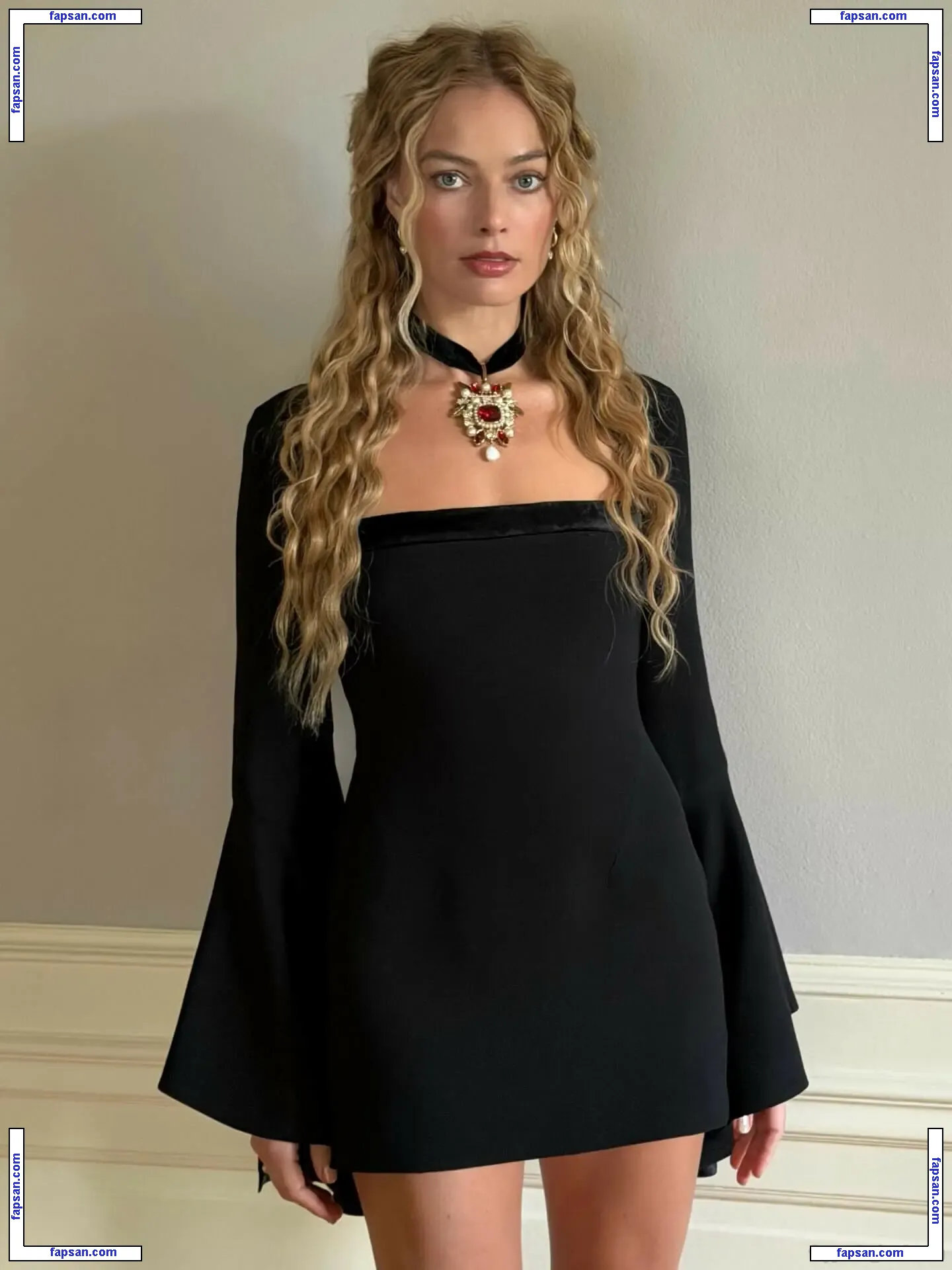 Margot Robbie голая фото #3824 с Онлифанс