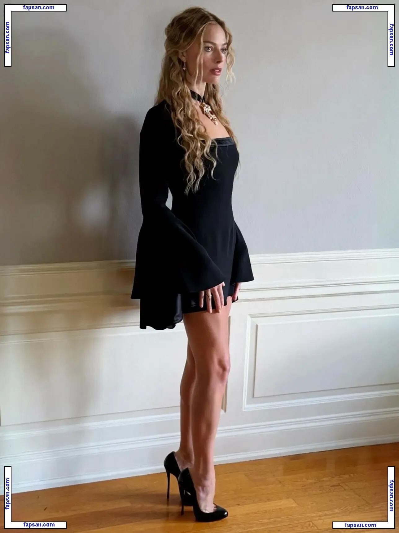 Margot Robbie голая фото #3825 с Онлифанс