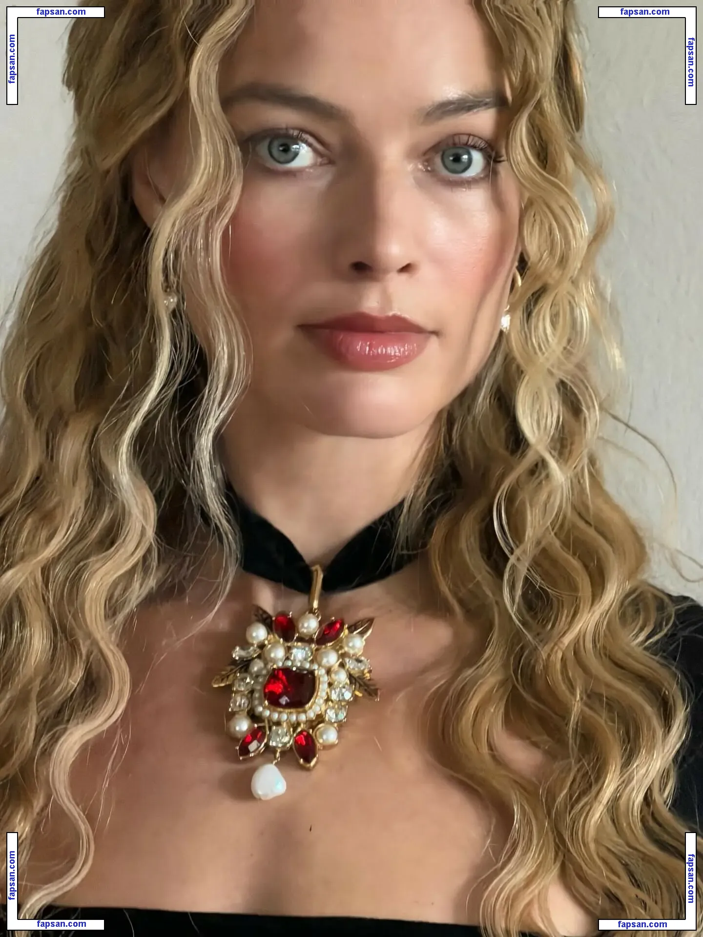 Margot Robbie голая фото #3827 с Онлифанс