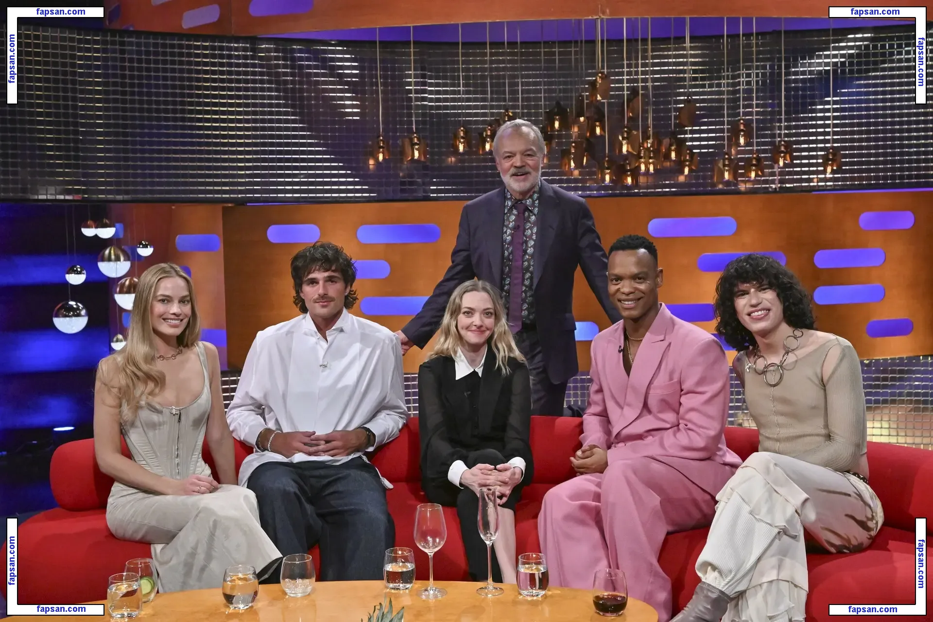 Margot Robbie голая фото #3864 с Онлифанс