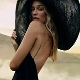 Margot Robbie nude #3748