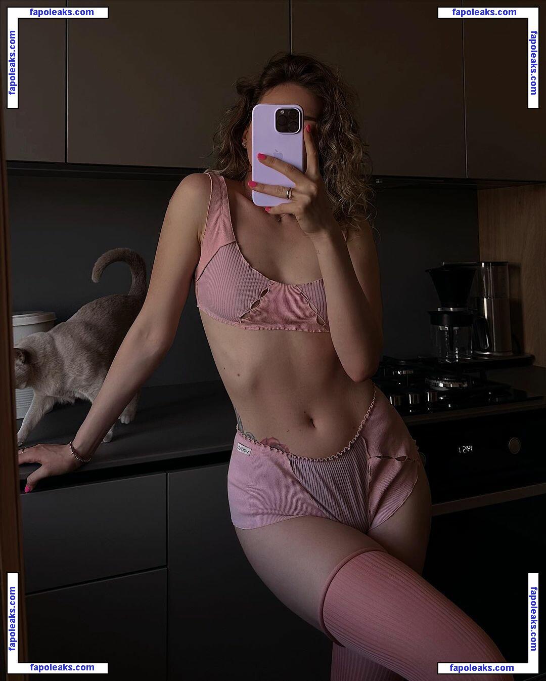 Maria Skorchenko / m.a.m.a.s.i.t.a / mariasocorroxo nude photo #0024 from OnlyFans