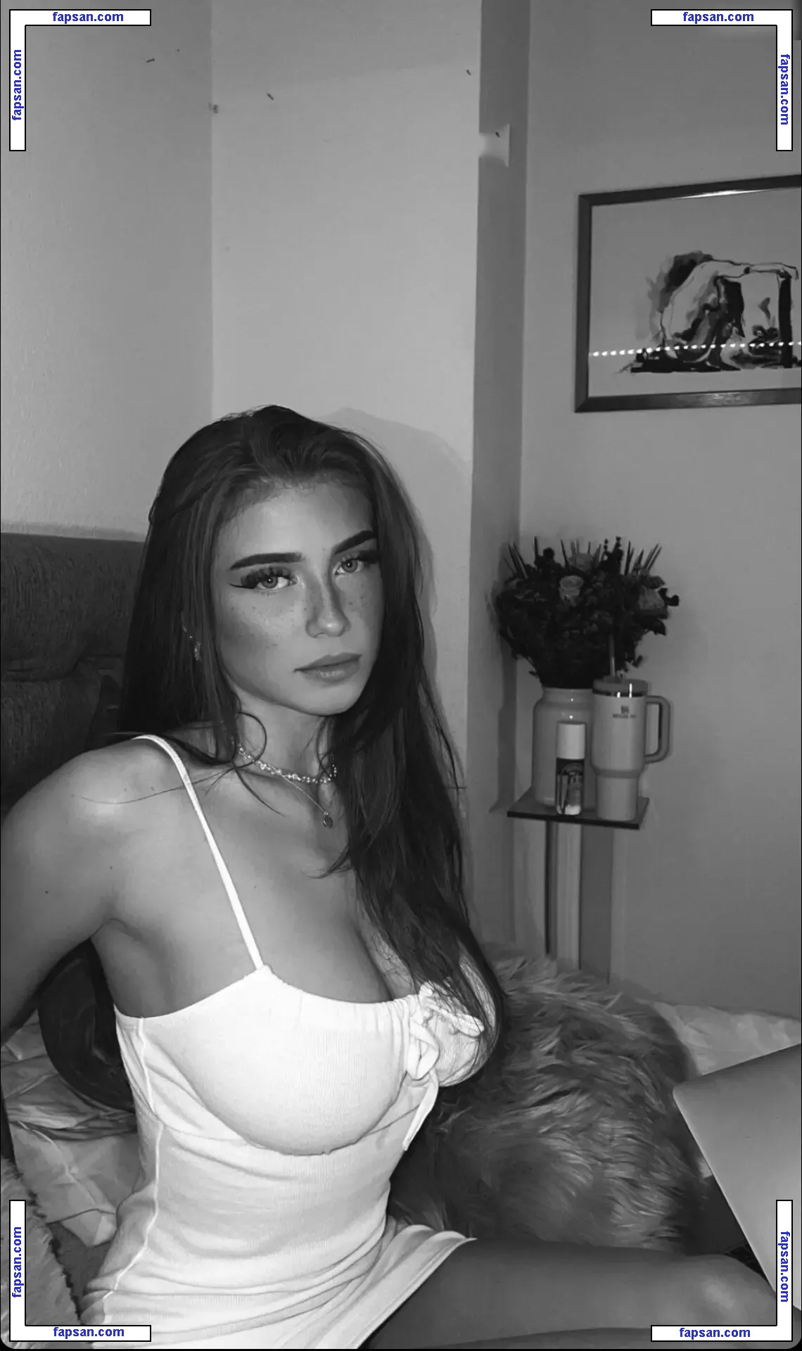 Mariablaa nude photo #0007 from OnlyFans