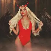 Mariah May голая #0009
