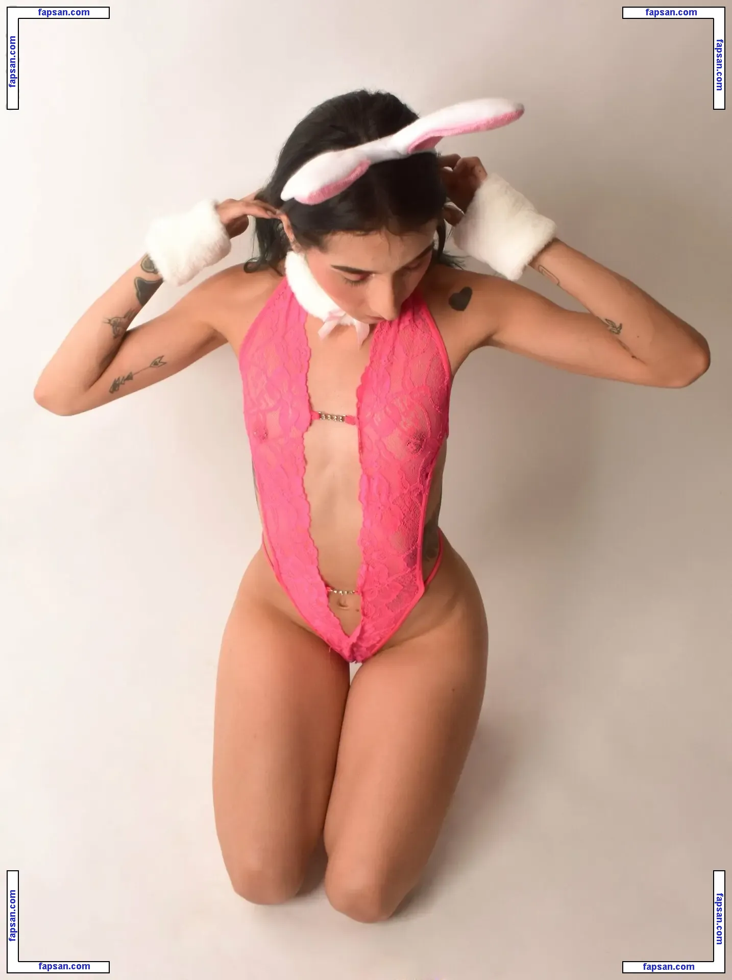 Mariali69 nude photo #0018 from OnlyFans