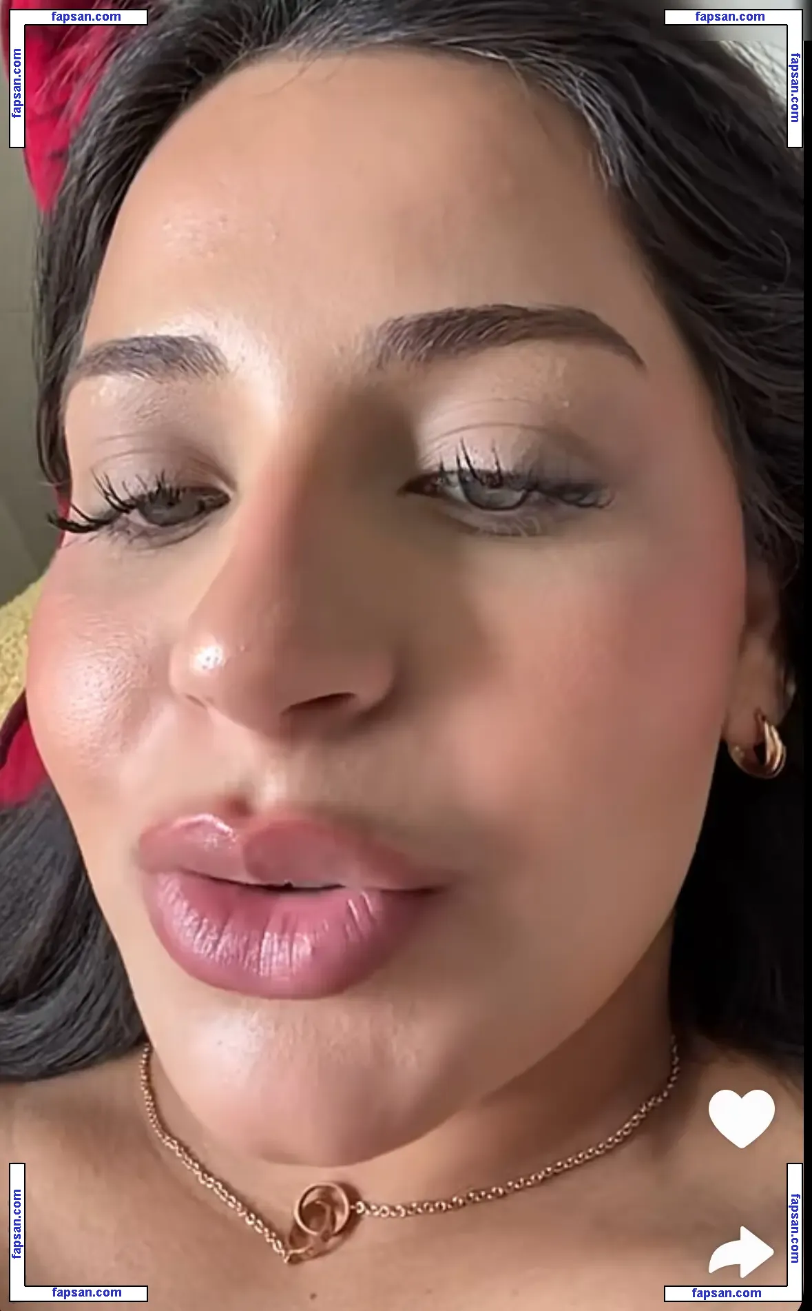 Mariamalkk nude photo #0007 from OnlyFans