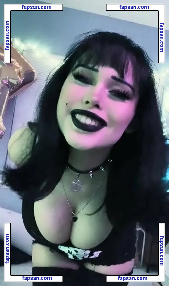 mariana_labruja nude photo #0038 from OnlyFans