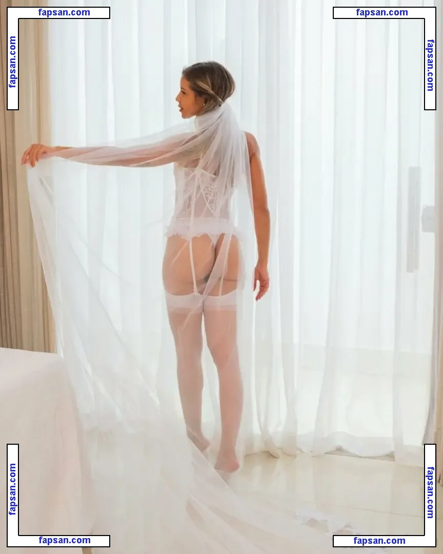 Mariana Vill nude photo #0022 from OnlyFans