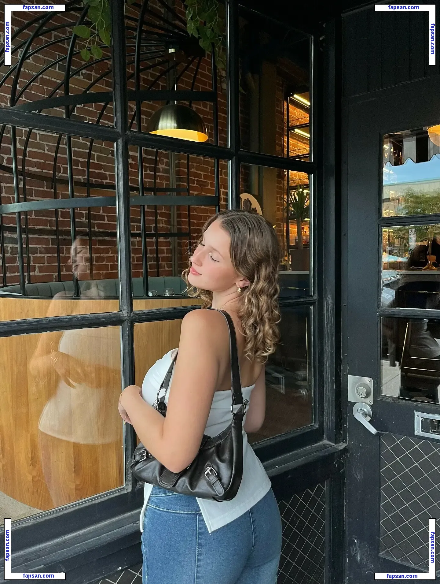 Marianne Filiatrault голая фото #0028 с Онлифанс