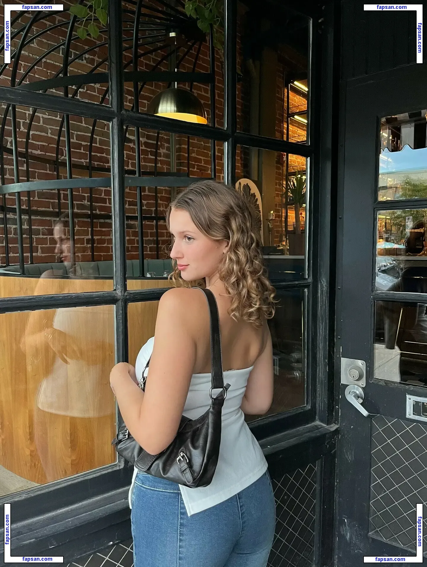 Marianne Filiatrault голая фото #0038 с Онлифанс