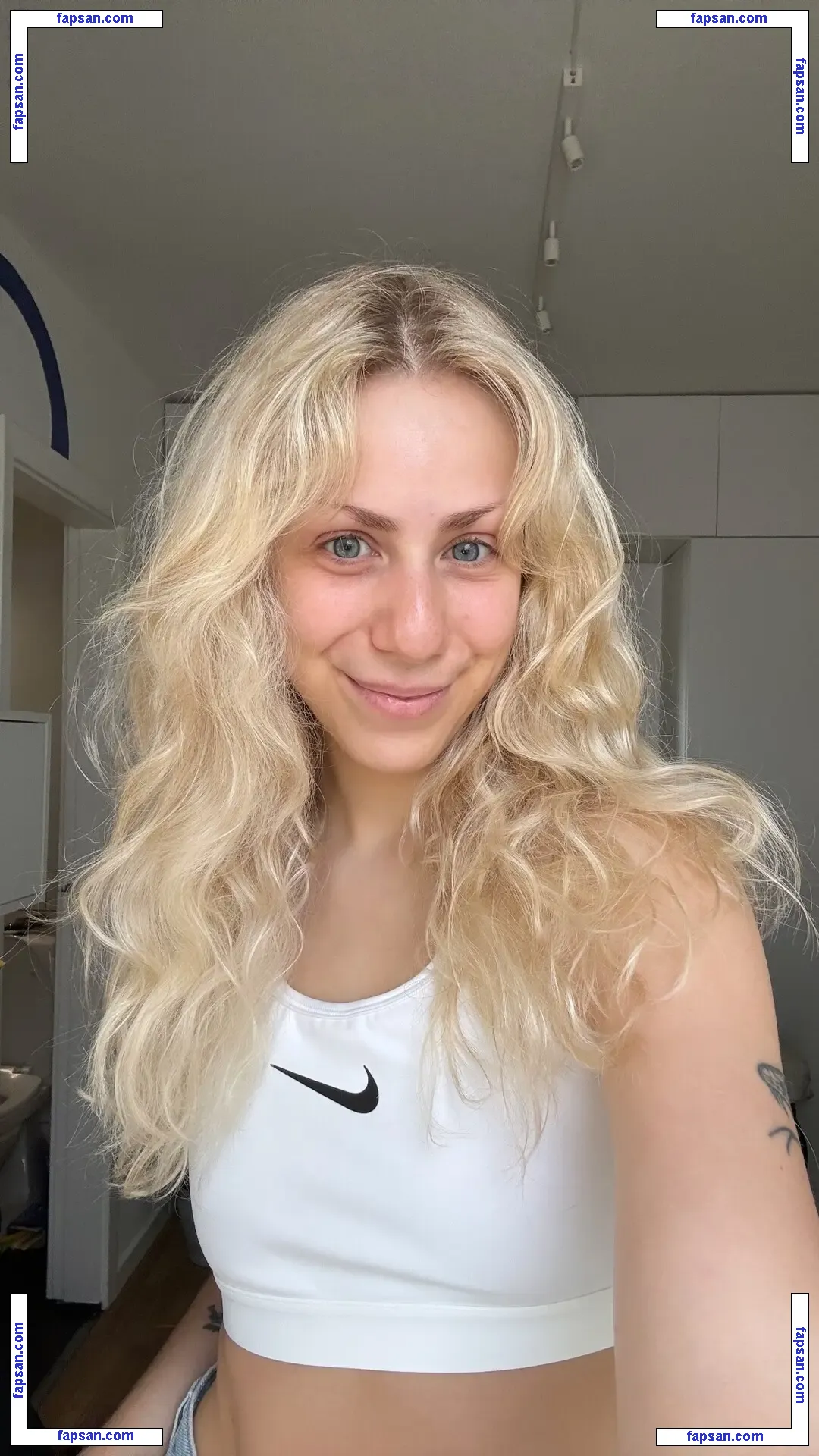 Marie Watson nude photo #0002 from OnlyFans