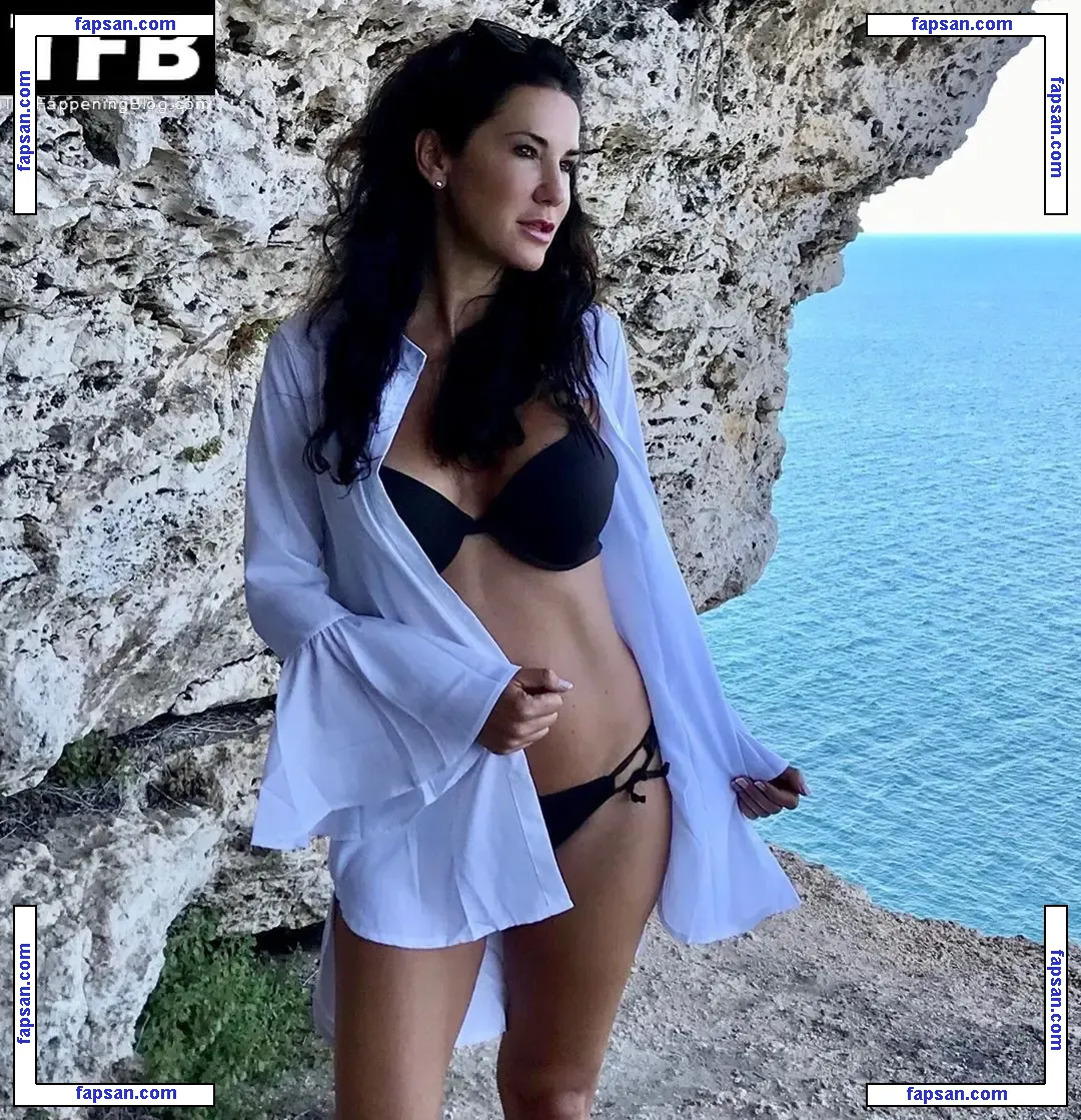 Mariella Ahrens голая фото #0219 с Онлифанс