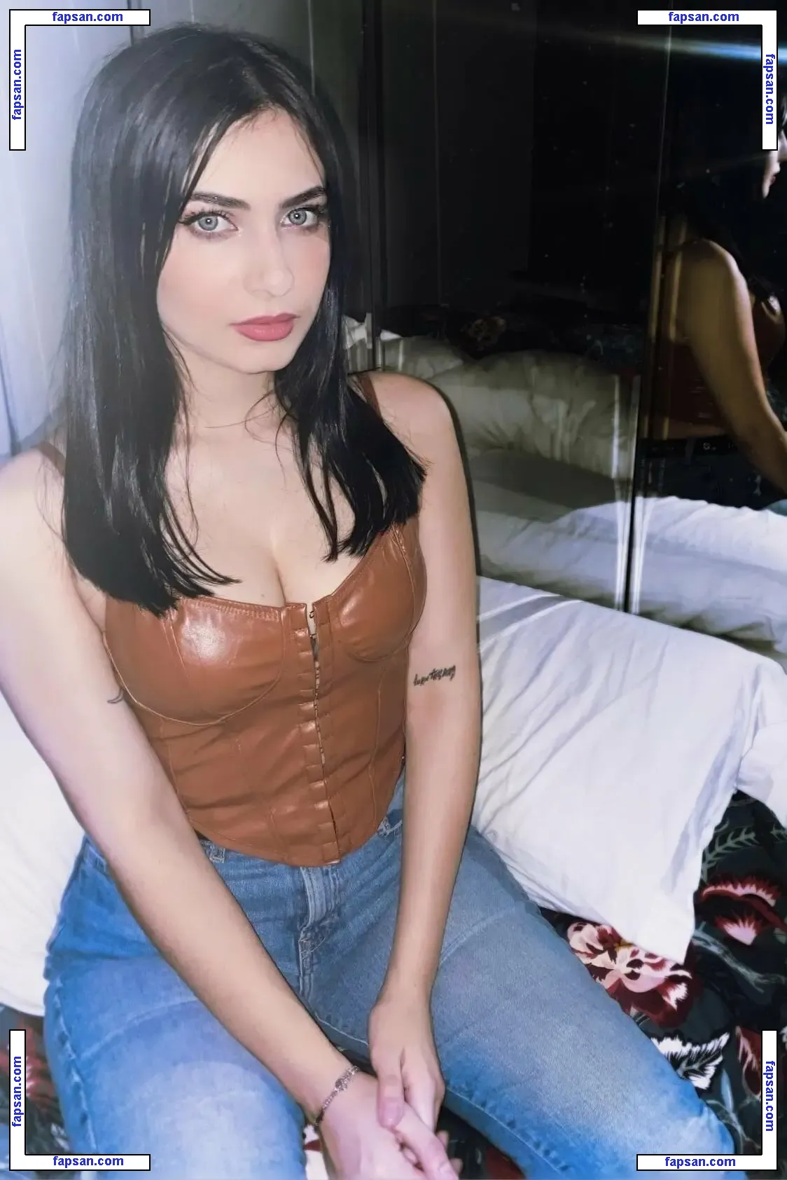 MarieMoone nude photo #0011 from OnlyFans