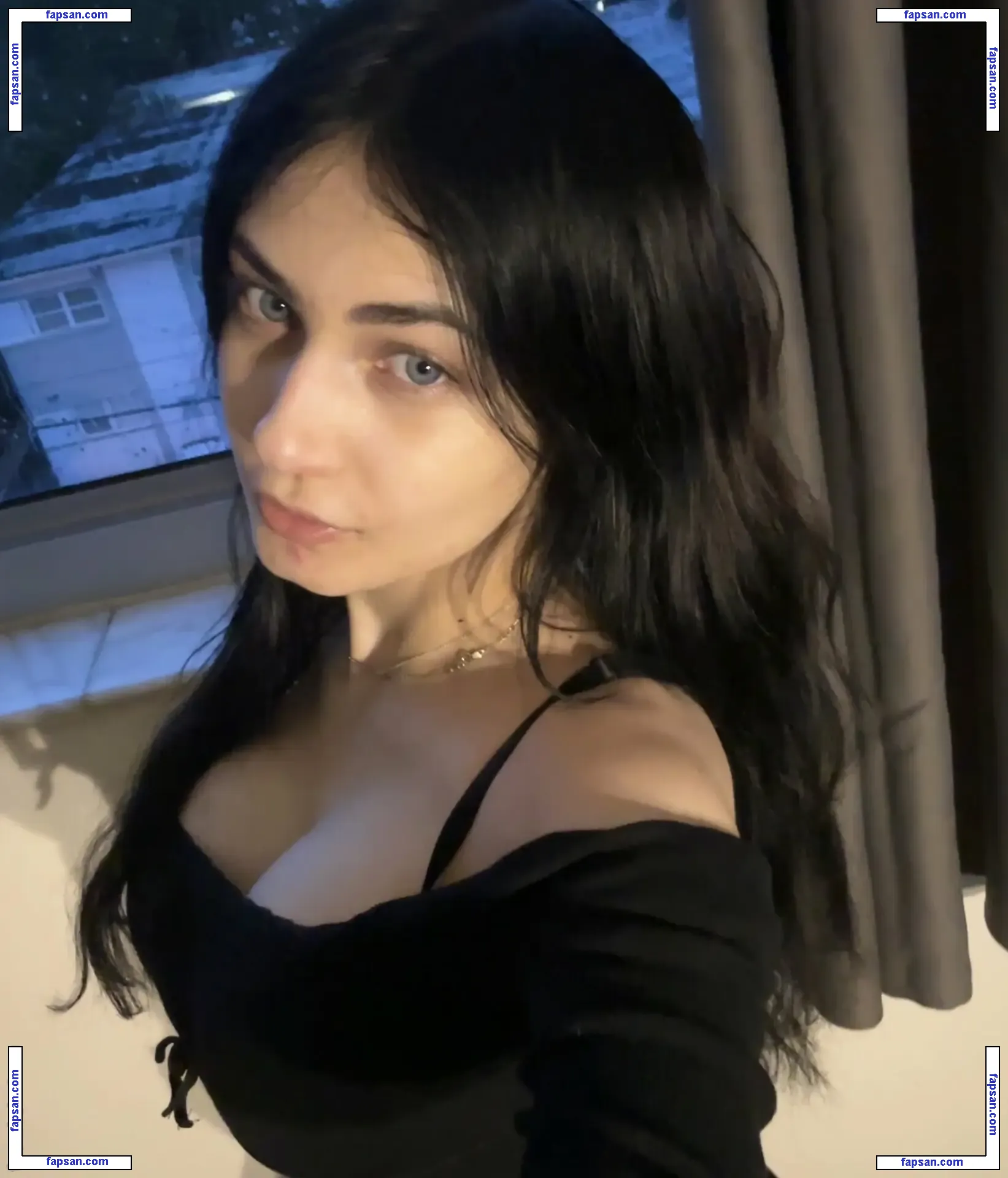 MarieMoone nude photo #0014 from OnlyFans