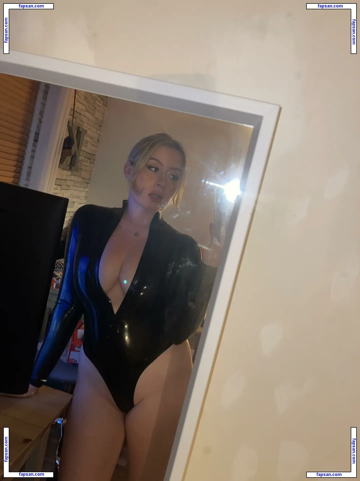 marieoncamera nude photo #0002 from OnlyFans