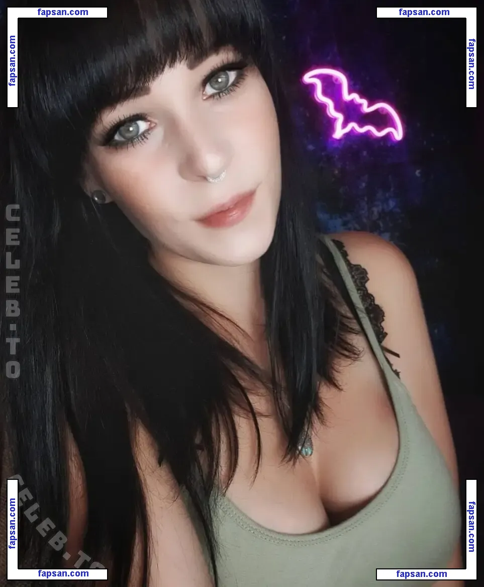 MarieSaint голая фото #0007 с Онлифанс