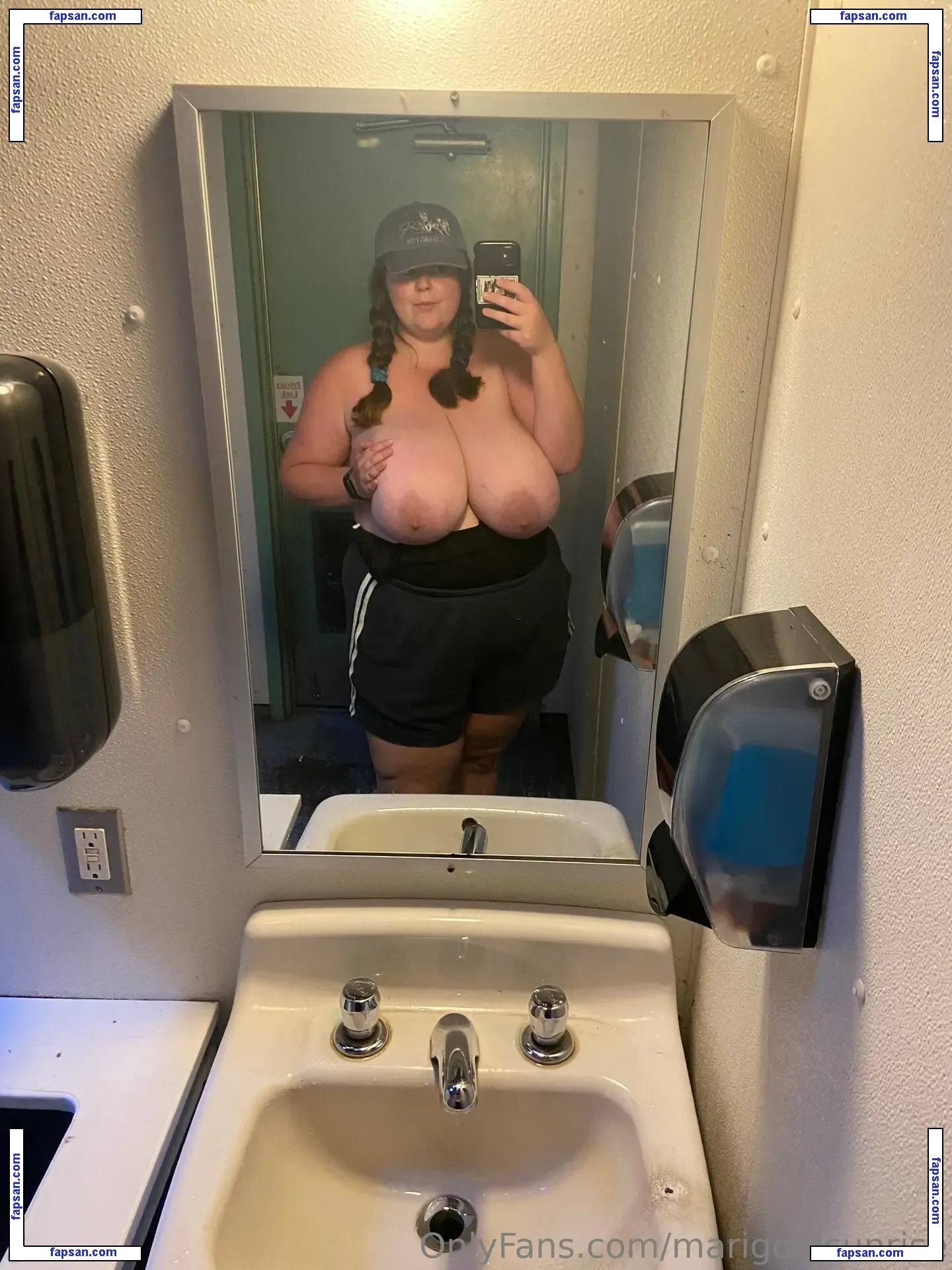 marigoldsunrise nude photo #0003 from OnlyFans