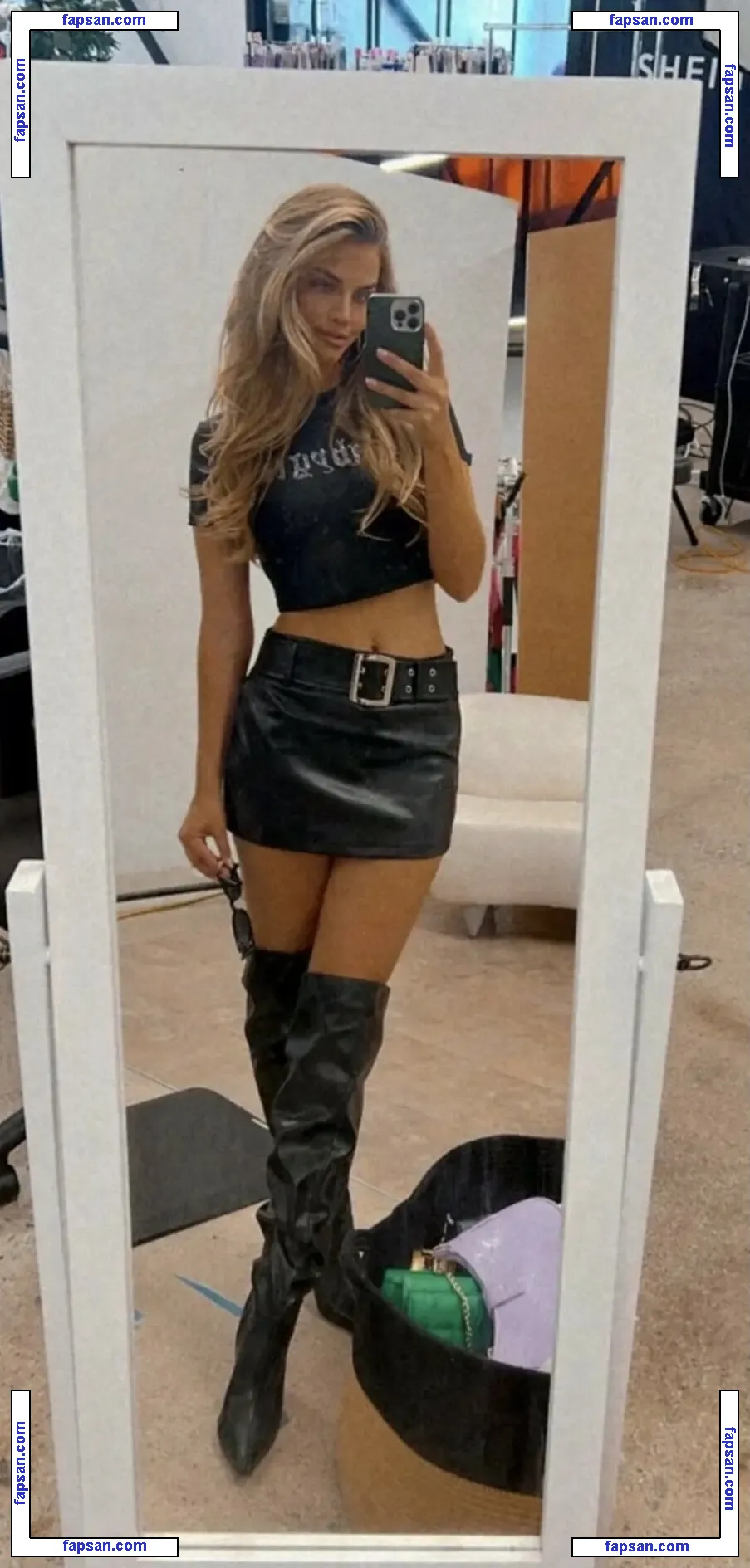 Marina Laswick nude photo #0018 from OnlyFans