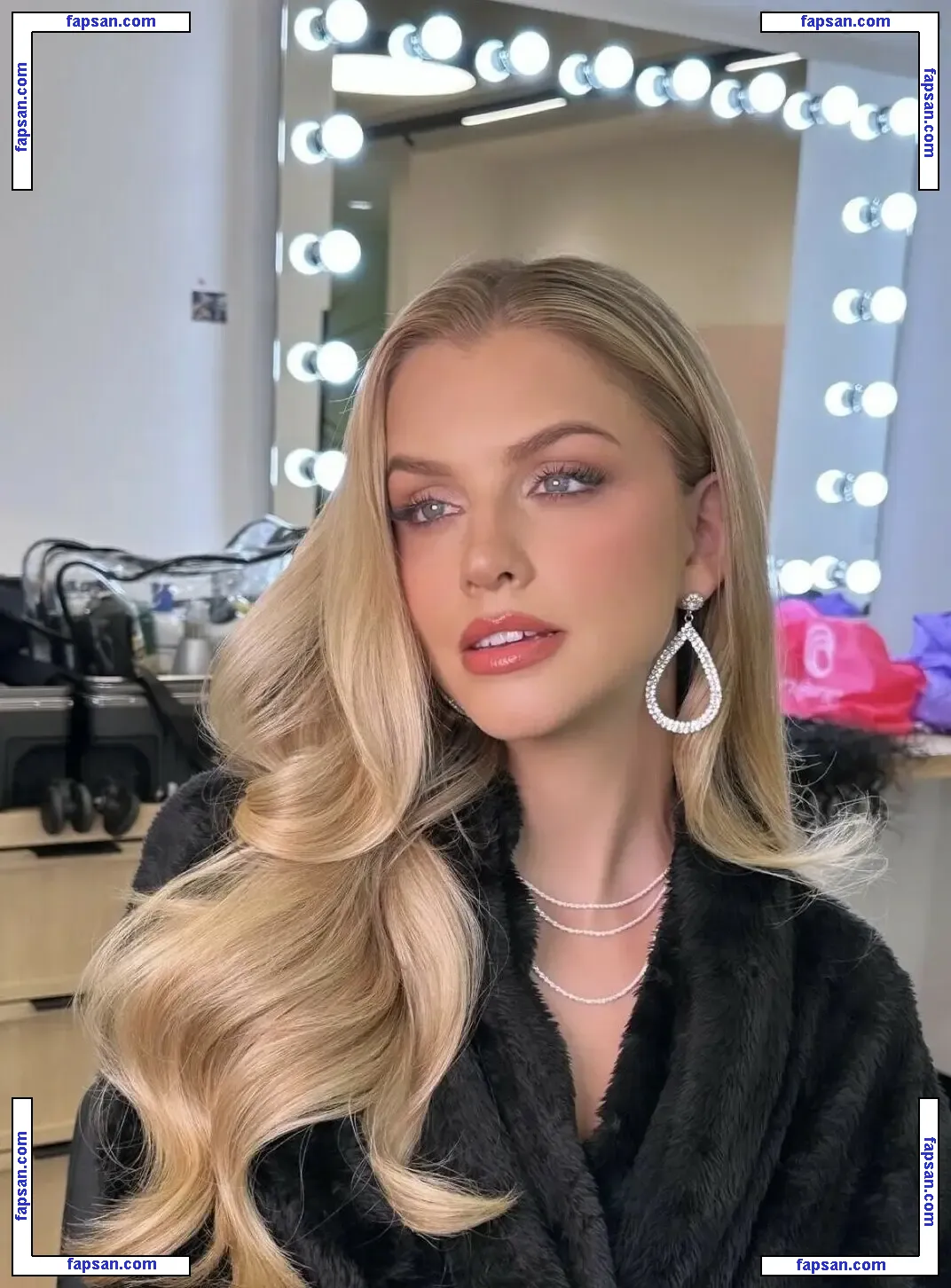 Marina Laswick nude photo #0019 from OnlyFans