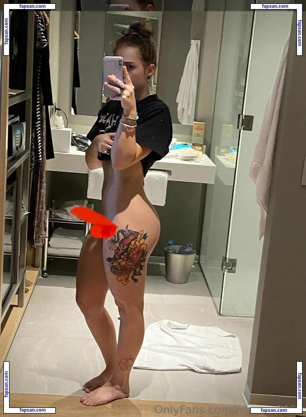 Mars.2001 nude photo #0002 from OnlyFans