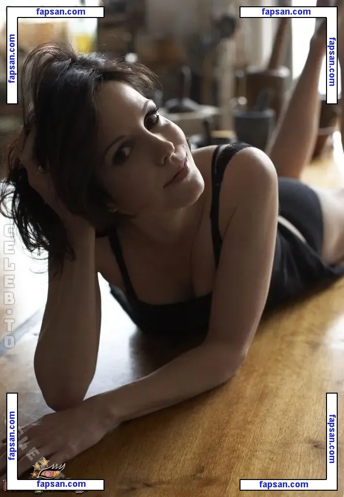 Mary-Louise Parker nude photo #0231 from OnlyFans