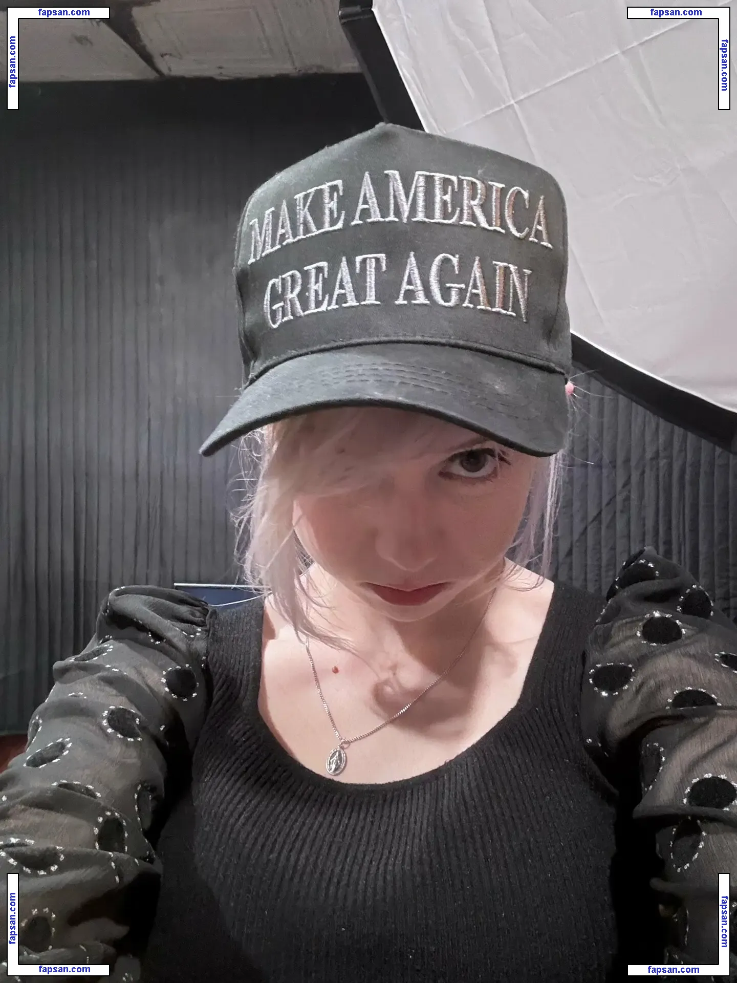 Mary Morgan голая фото #0016 с Онлифанс