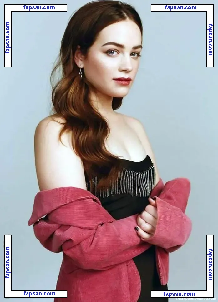 Mary Mouser nude photo #0085 from OnlyFans