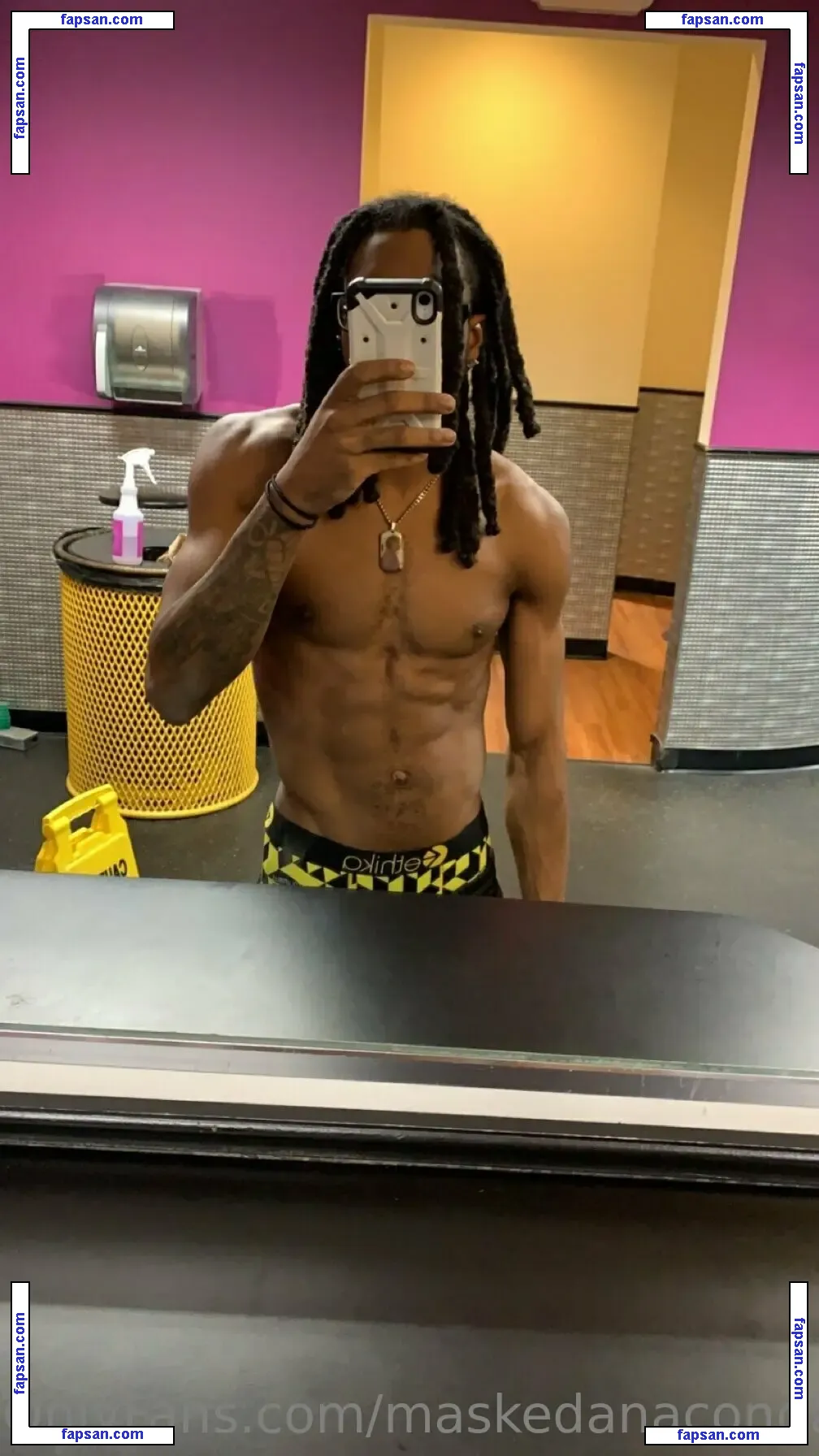 maskedanacondaaaa nude photo #0002 from OnlyFans