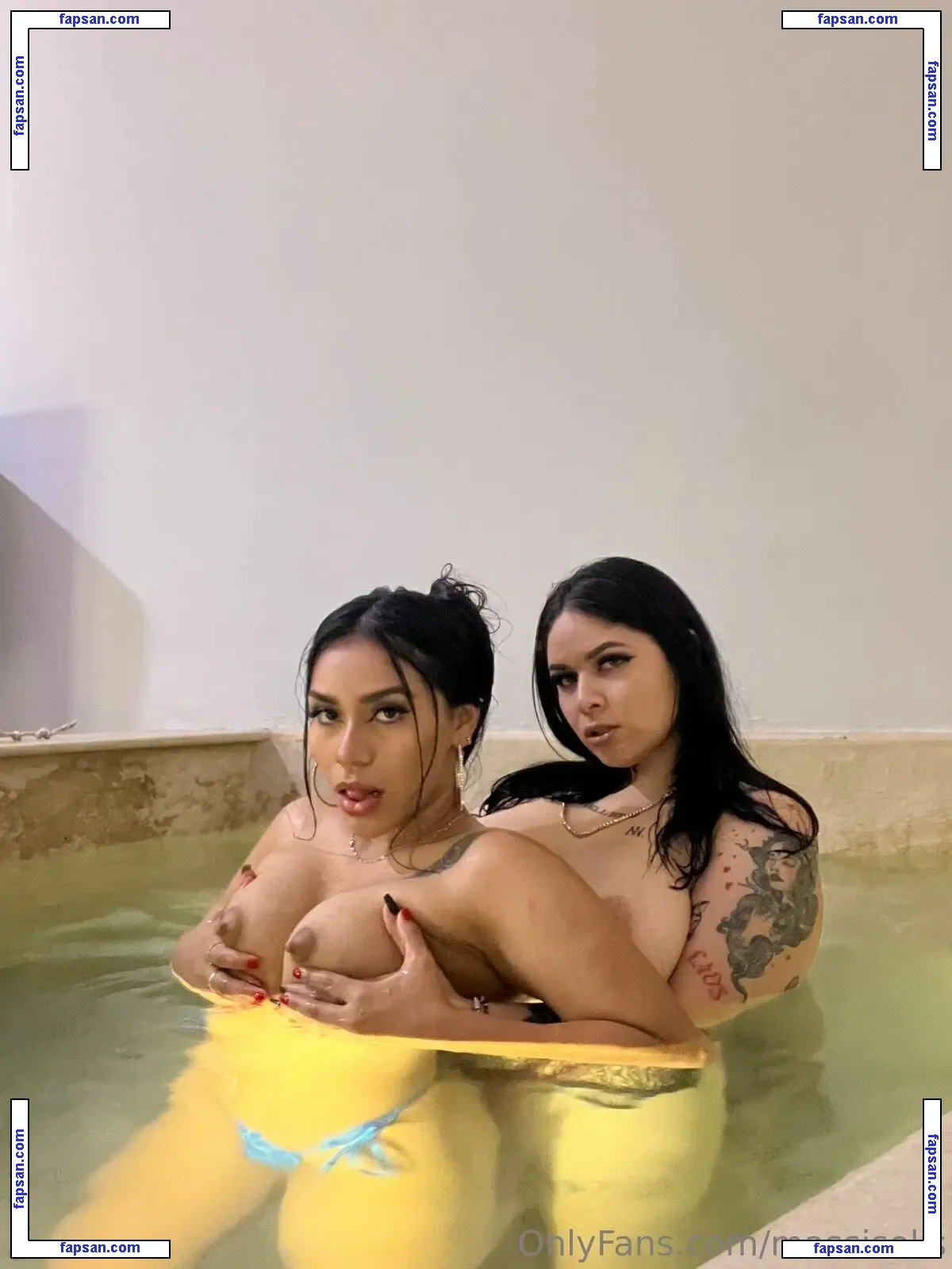 massisolis nude photo #0008 from OnlyFans