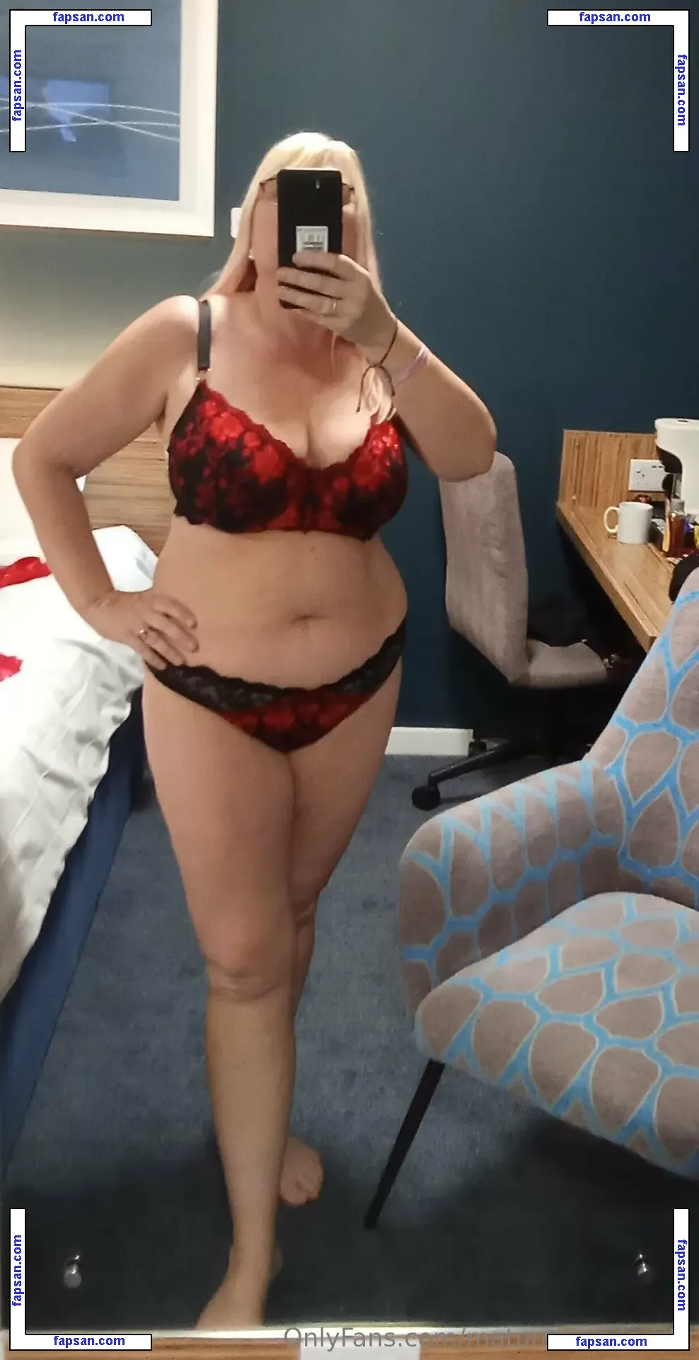 matureblondewife nude photo #0004 from OnlyFans