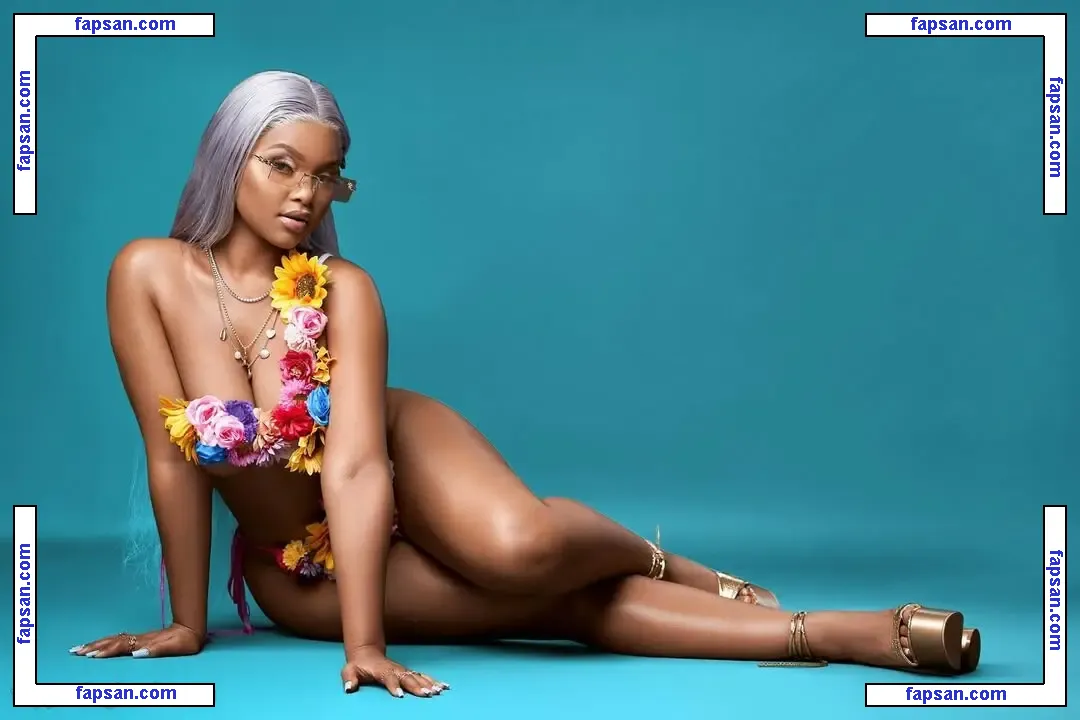 Mawhoo голая фото #0001 с Онлифанс