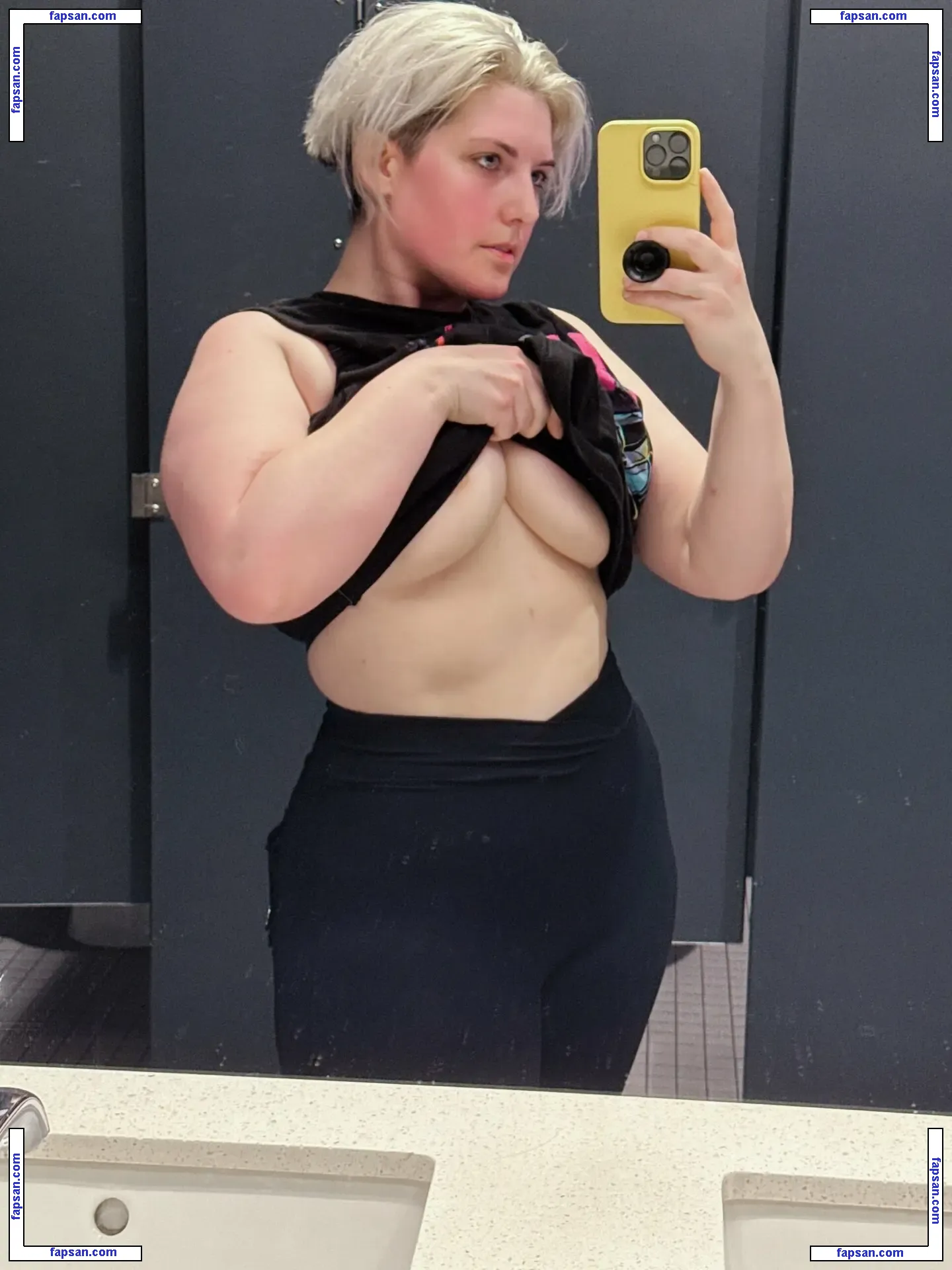 Maxalah nude photo #0121 from OnlyFans