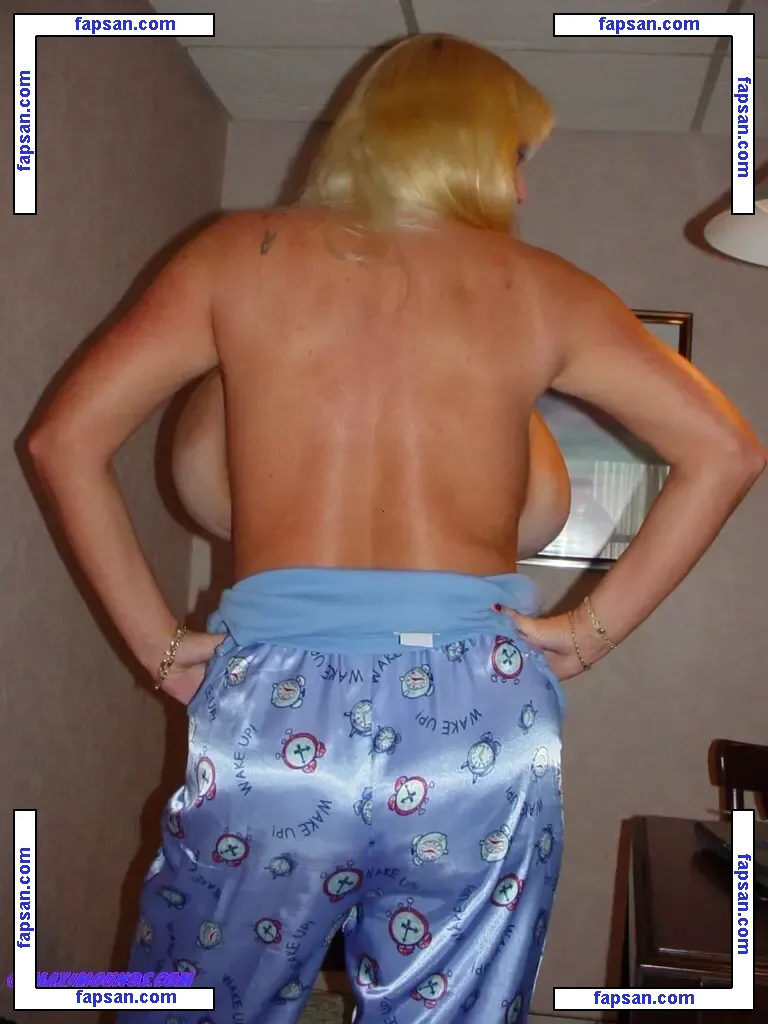 Maxi Mounds голая фото #0065 с Онлифанс