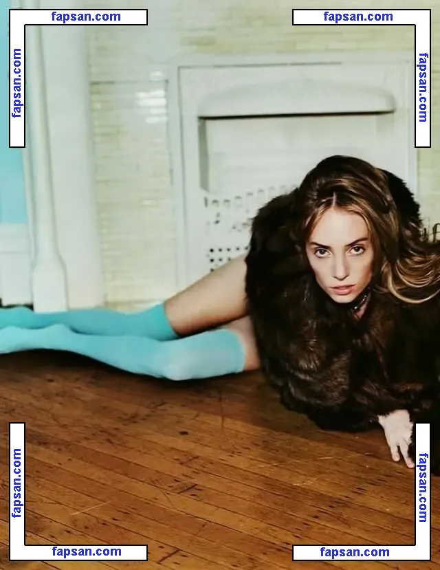 Maya Hawke nude photo #0801 from OnlyFans