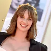 Maya Hawke голая #0048