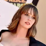 Maya Hawke голая #0057