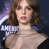 Maya Hawke голая #0106