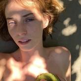 Maya Hawke голая #0435