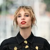 Maya Hawke голая #0569