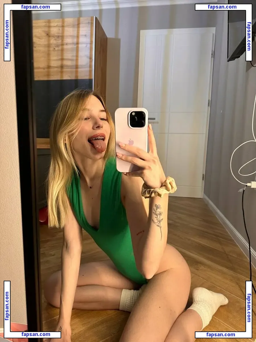 maya8teenx nude photo #0003 from OnlyFans