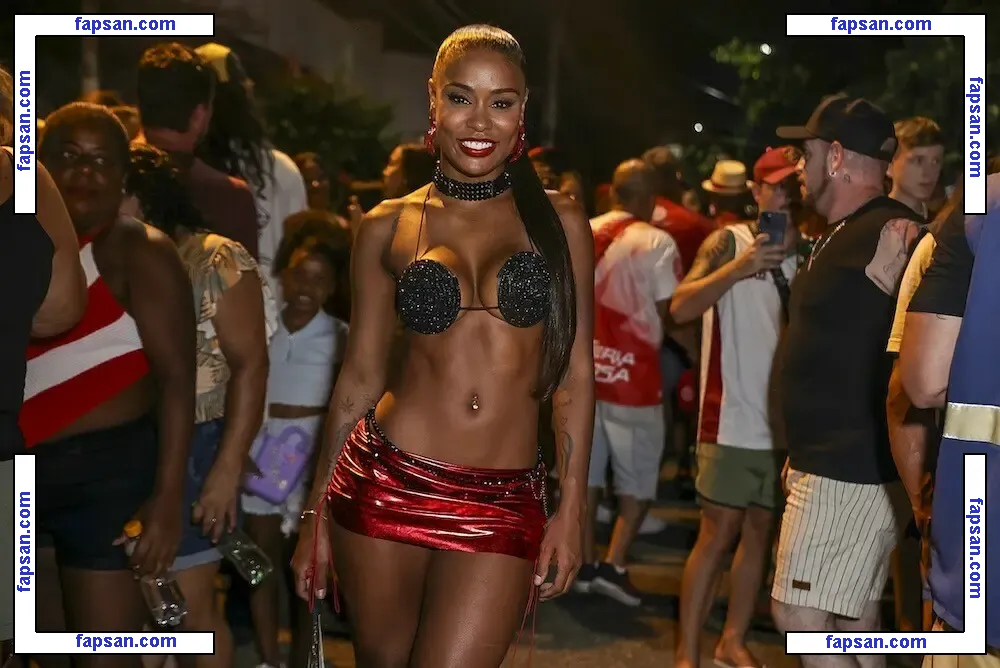 MC Rebecca nude photo #0016 from OnlyFans