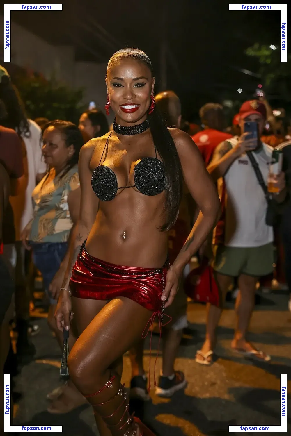 MC Rebecca nude photo #0021 from OnlyFans