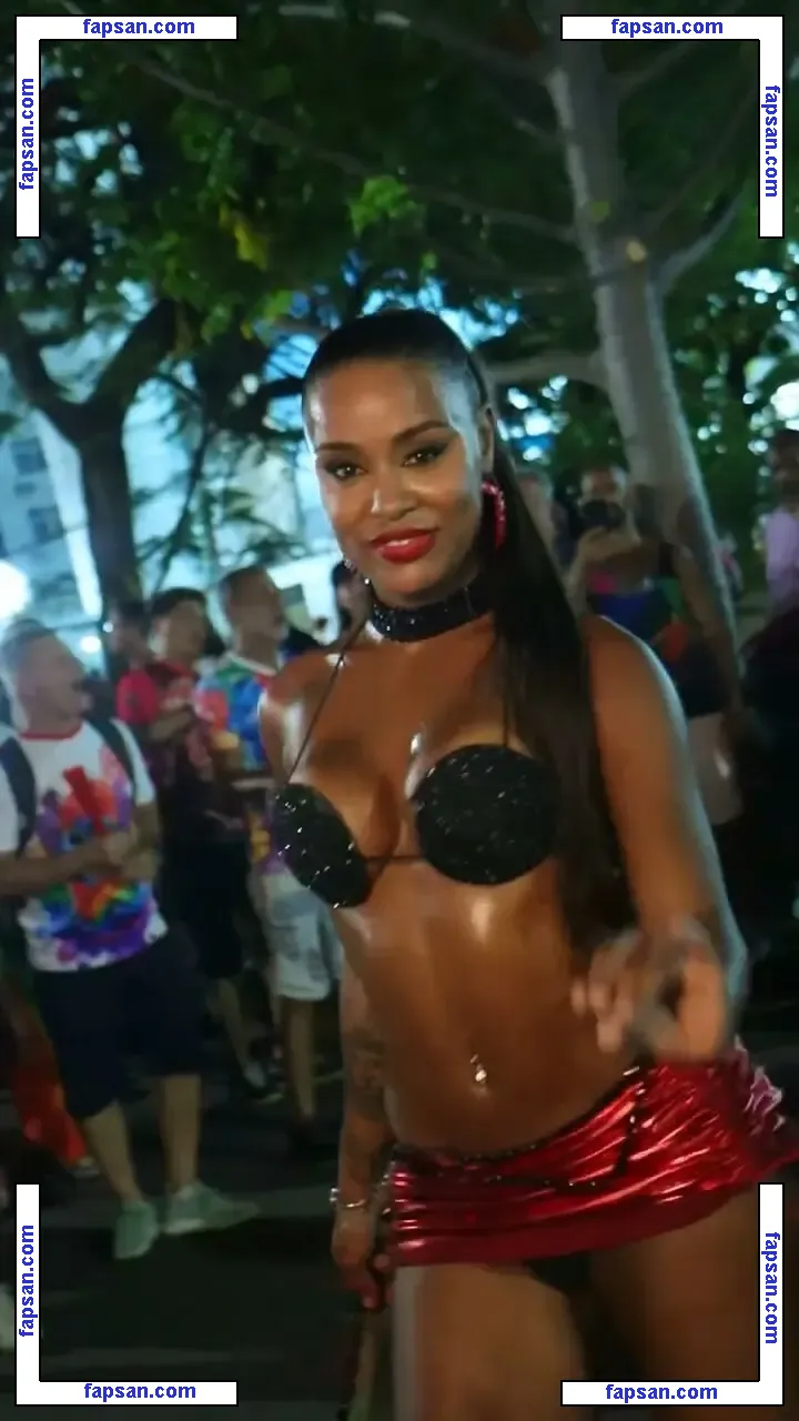 MC Rebecca nude photo #0022 from OnlyFans