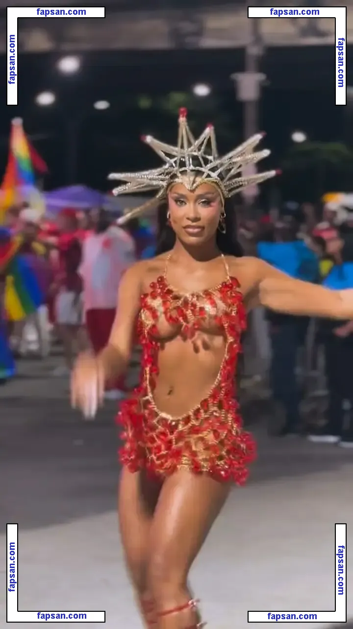 MC Rebecca nude photo #0041 from OnlyFans