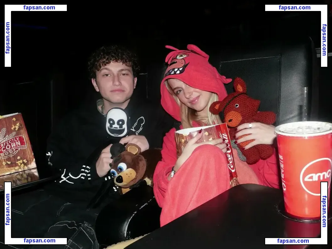 Mckenna Grace голая фото #0230 с Онлифанс