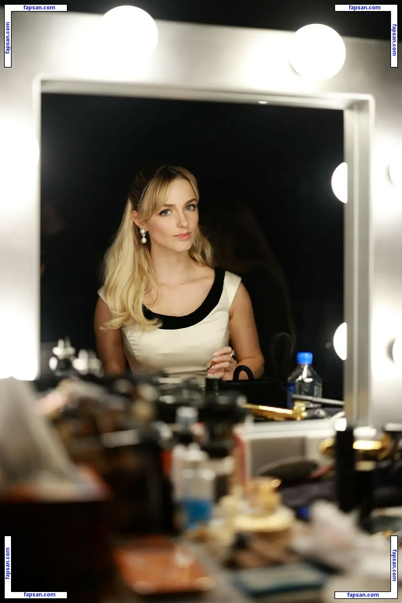 Mckenna Grace голая фото #0235 с Онлифанс