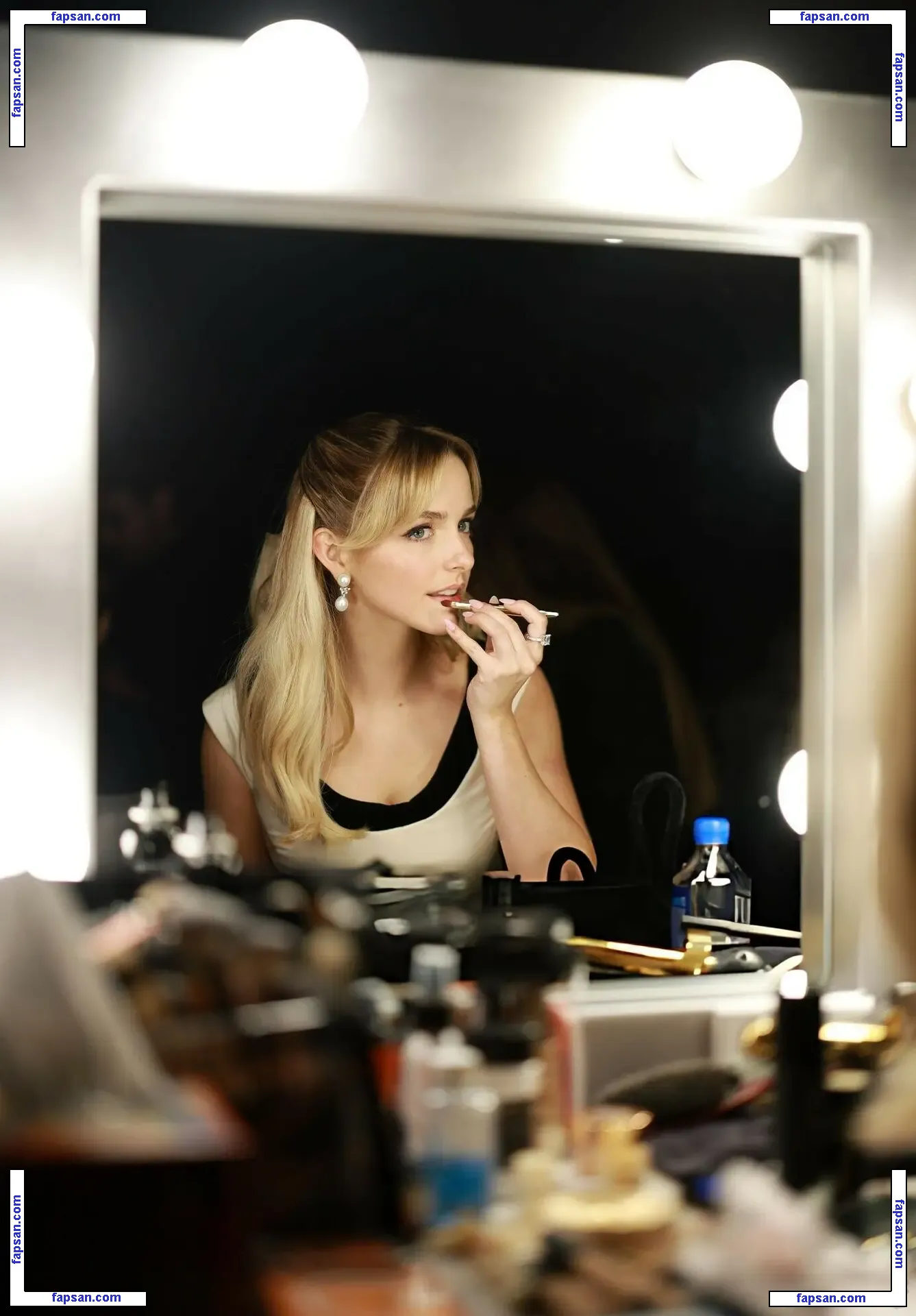 Mckenna Grace голая фото #0243 с Онлифанс