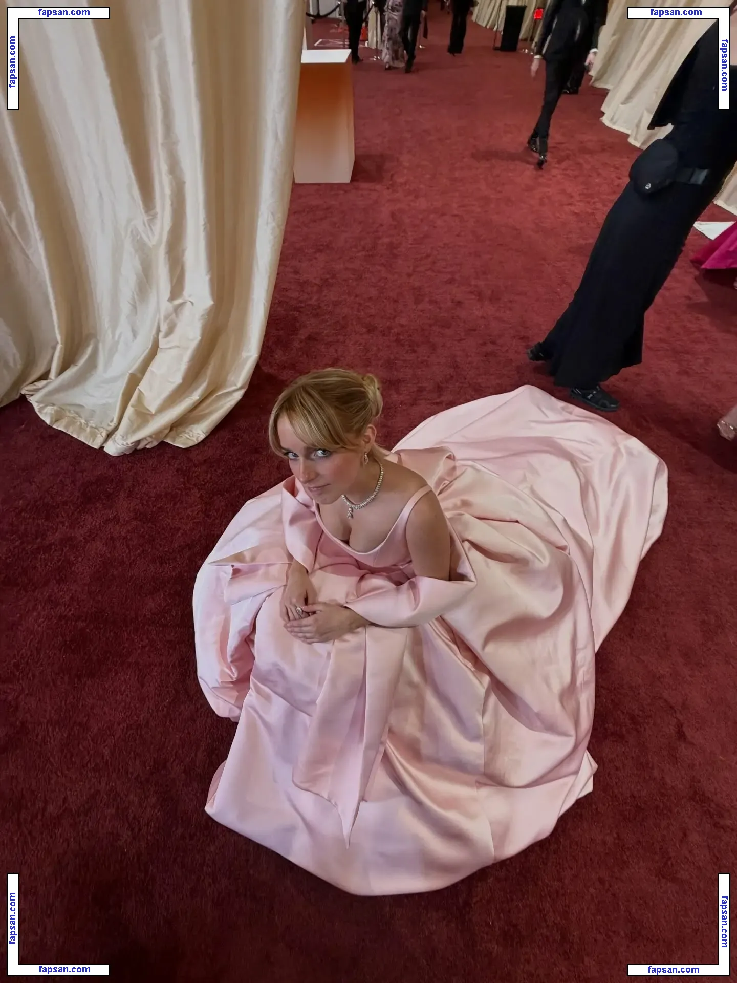 Mckenna Grace голая фото #0281 с Онлифанс